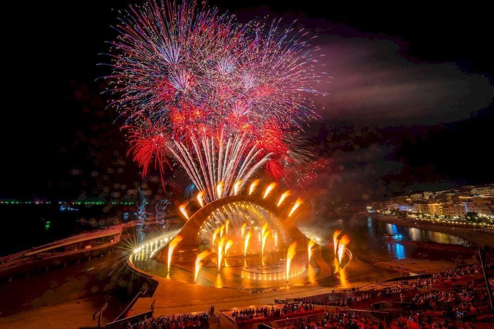 Visitors can enjoy vibrant festivals and authentic cultural celebrations in Phu Quoc’s dry season (Source: Sun World Hon Thom)